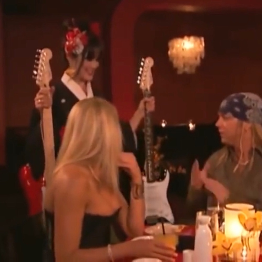 Red Fender Stratocaster signed by Bret Michaels - Picture 2 of 8